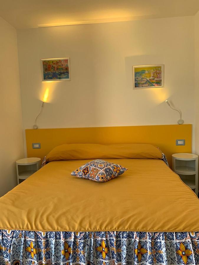 Tuttiacasaditeresa Rooms โปรชิดา ภายนอก รูปภาพ